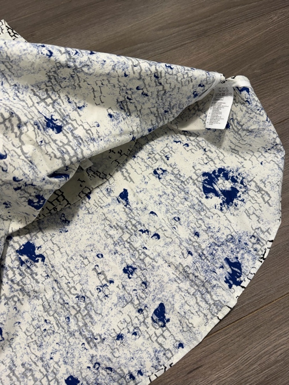 COS sleeveless top with a blue and black abstract geometric pattern - Picture 11 of 14